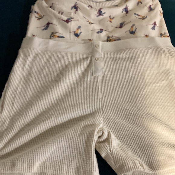 NWT ISLE OF SLEEP SLEEPWEAR SET. LONG SLEEVE TOP AND SHORTS IN XL. - Picture 4 of 4